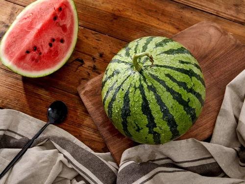 上海事件吃瓜,揭秘背后真相，吃瓜群众如何解读风云变幻