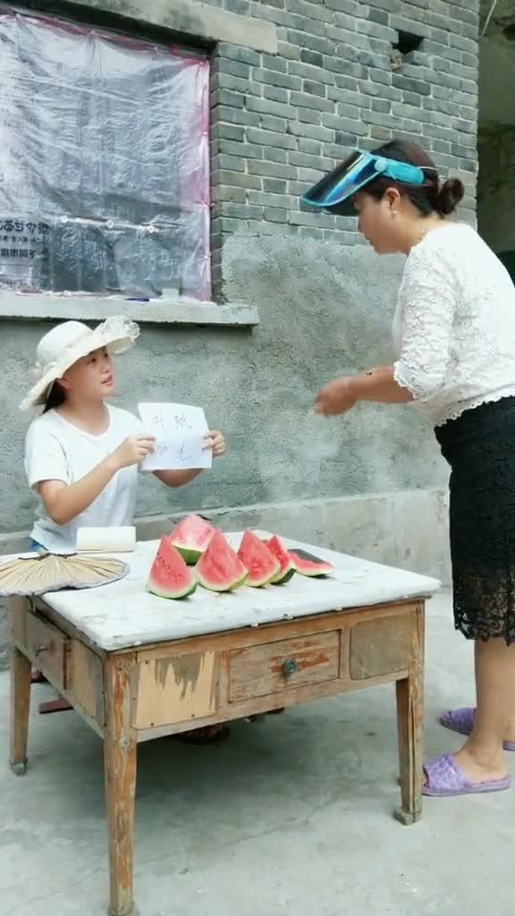 恶搞整蛊吃瓜事件