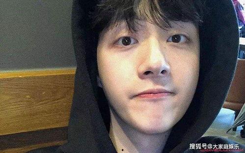 王喆吃瓜事件视频播放,视频播放引发网友热议